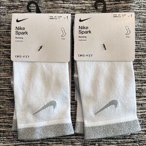2 Nike Spark Crew Running Socks DRI-FIT Cushioned White Gray size 5.5 to 7